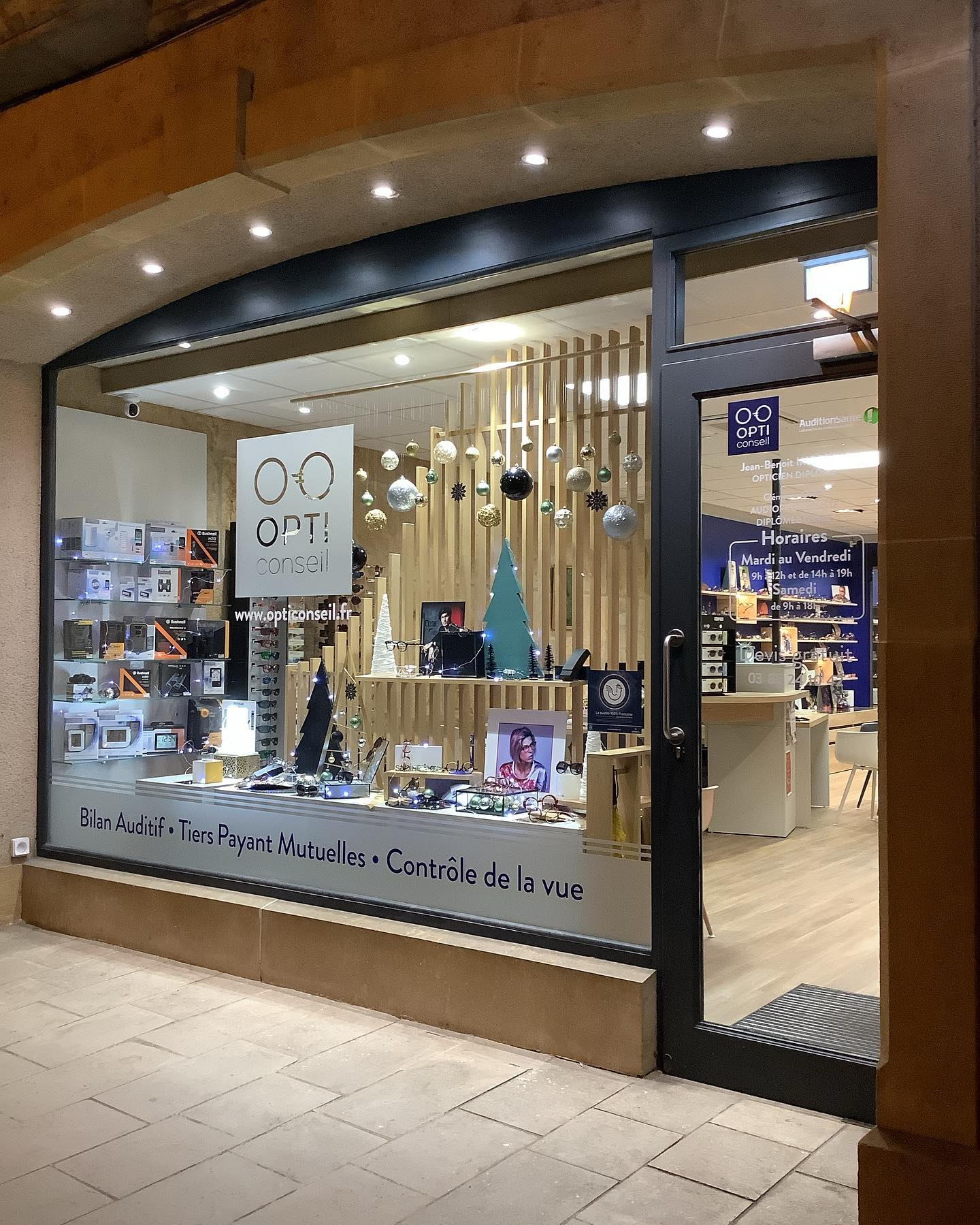 optic-conseil-charolles salon-microblinding-maquillage-esthétique